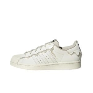 Adidas Superstar shoes with wavy edges (white shoes)