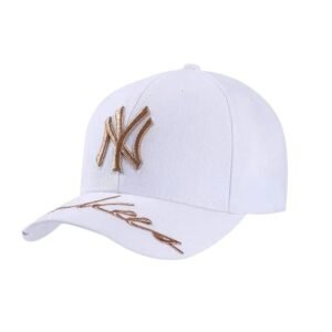 Classic and fashionable white cap of MLB