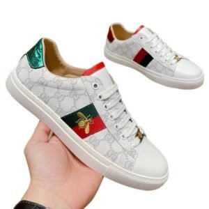 Gucci retro-style white canvas shoes