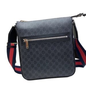 Gucci's classic retro-style grey bag