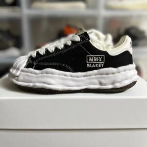 MMY BLAKEY retro-style black and white shoes