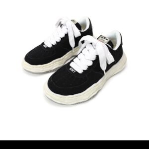 MMY retro-style black canvas shoes