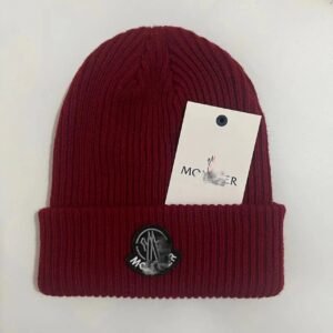 Moncler retro-style burgundy knitted hat