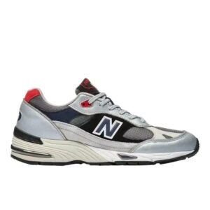 New Balance retro-style grey sports shoes