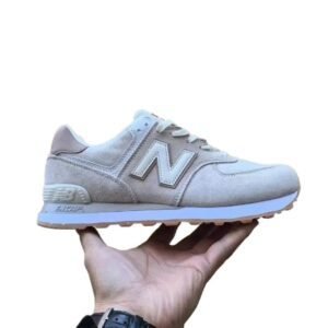 New Balance retro-style light gray sports shoes