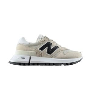 New Balance retro-style off-white sneakers