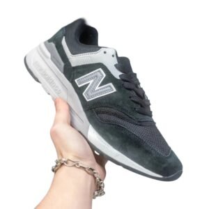 New Balance vintage black and grey sneakers