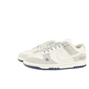 Nike Dunk co-branded white and grey sports shoes