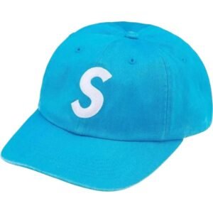 Supreme - style blue hat with a trendy alphabet design