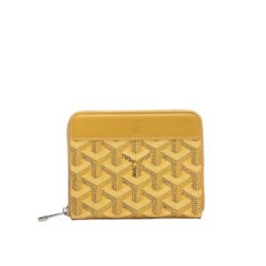 The classic and stylish yellow wallet of GOYARD