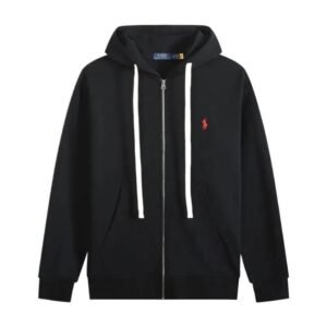 The classic black sweatshirt of Ralph Lauren.