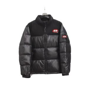 The North Face's highly recommended series black down jacket.