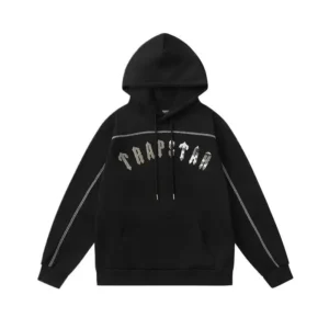 Trapstar street-style black hoodie
