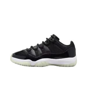 Trendy Black Air Jordan 11 sneakers