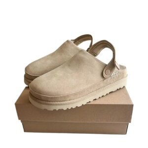 UGG retro-style beige slippers