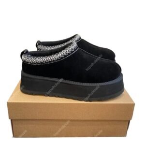 UGG thick - soled retro - style black shoes