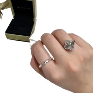 Van Cleef & Arpels Four-leaf Clover Silver Ring