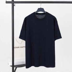 Classic navy short-sleeve of Louis Vuitton