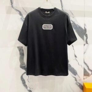 Dior minimalist style black T-shirt