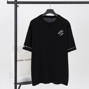 Louis Vuitton classic minimalist style black T-shirt