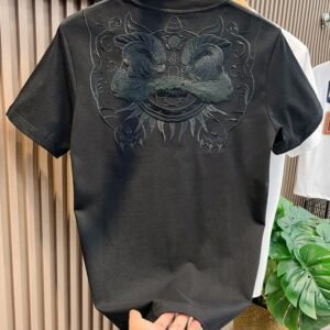 China Selected embroidered retro-style black T-shirt
