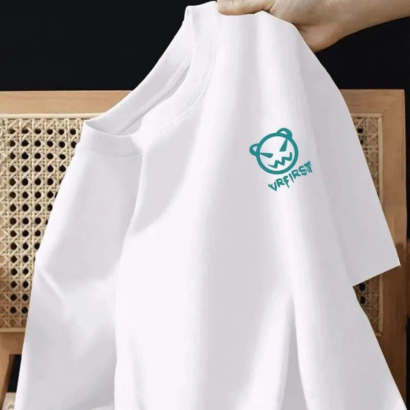 China Selected cartoon printed white T-shirt.