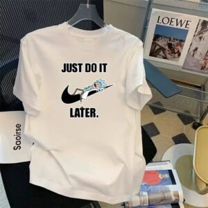 China Selected cartoon - printed white T - shirts.