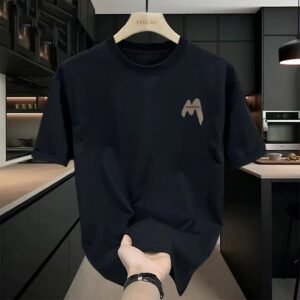 YZEE MC minimalist style black T-shirt