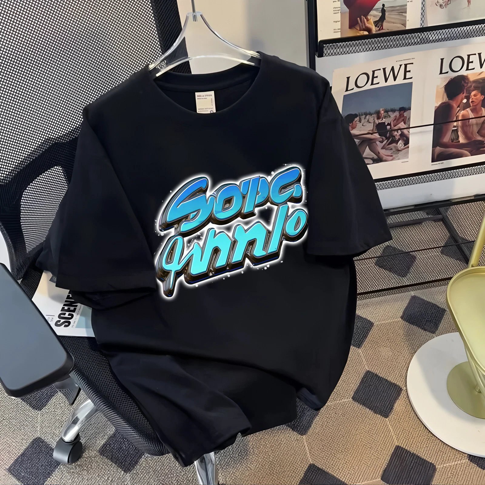 China Selected graffiti-style black T-shirt