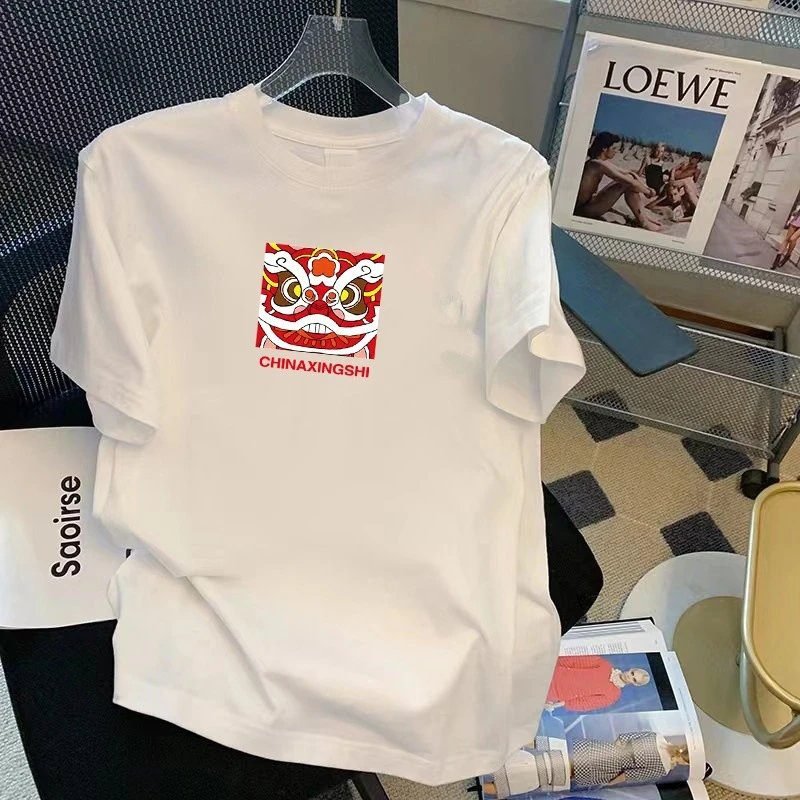 China Selected with the style of waking lion white T-shirt.