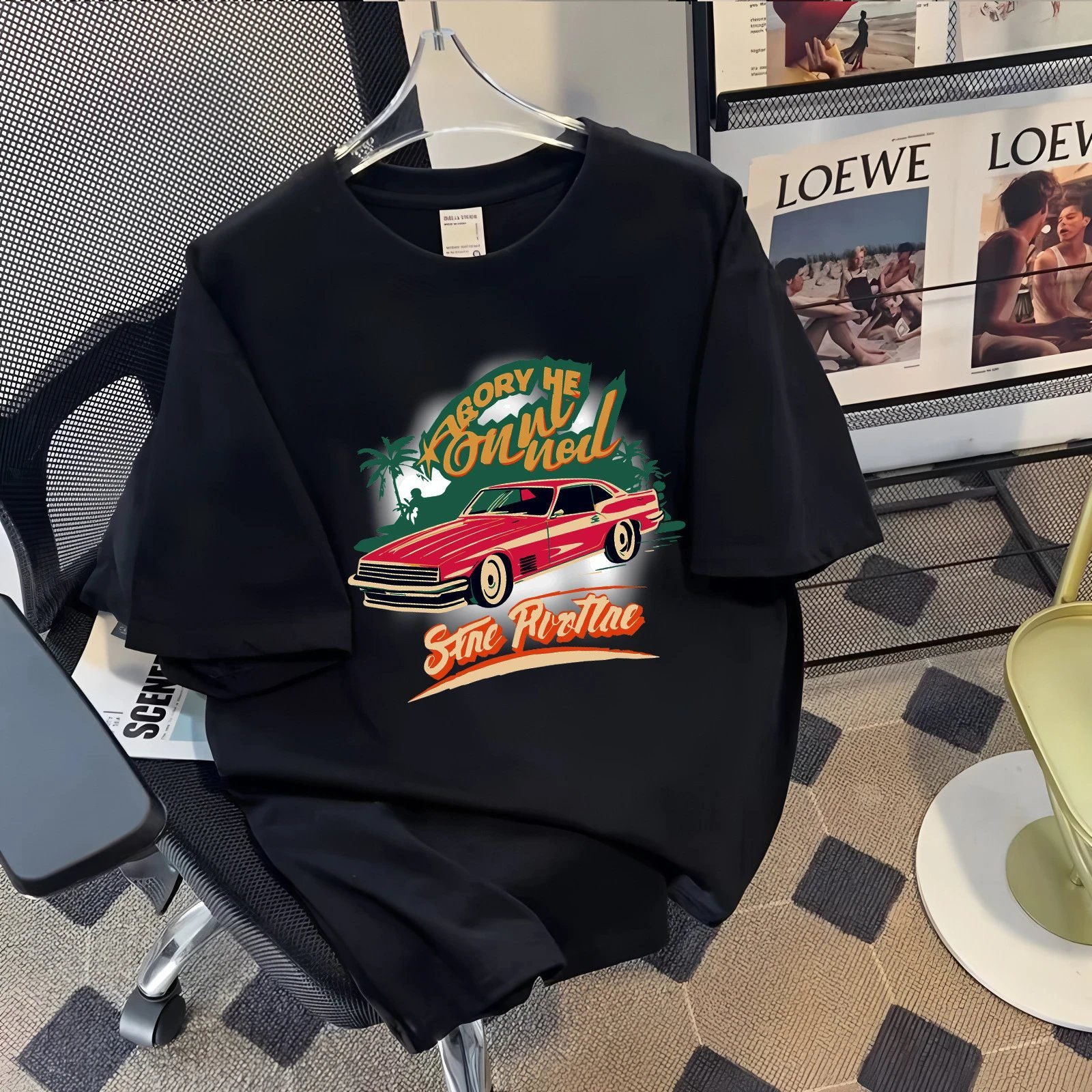 China Selected retro-style black T-shirts