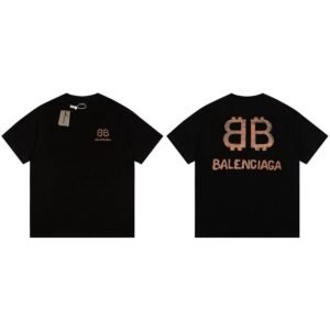 Balenciaga's trendy and cool black T-shirt.