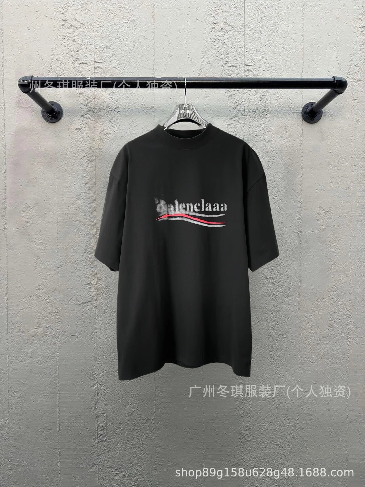 Balenciaga minimalist style black T-shirt
