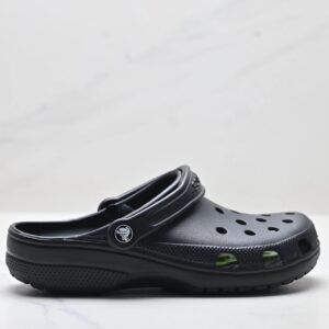 Crocs Classic Clog in simple black style