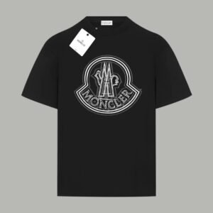 The classic black T-shirt of Moncler.