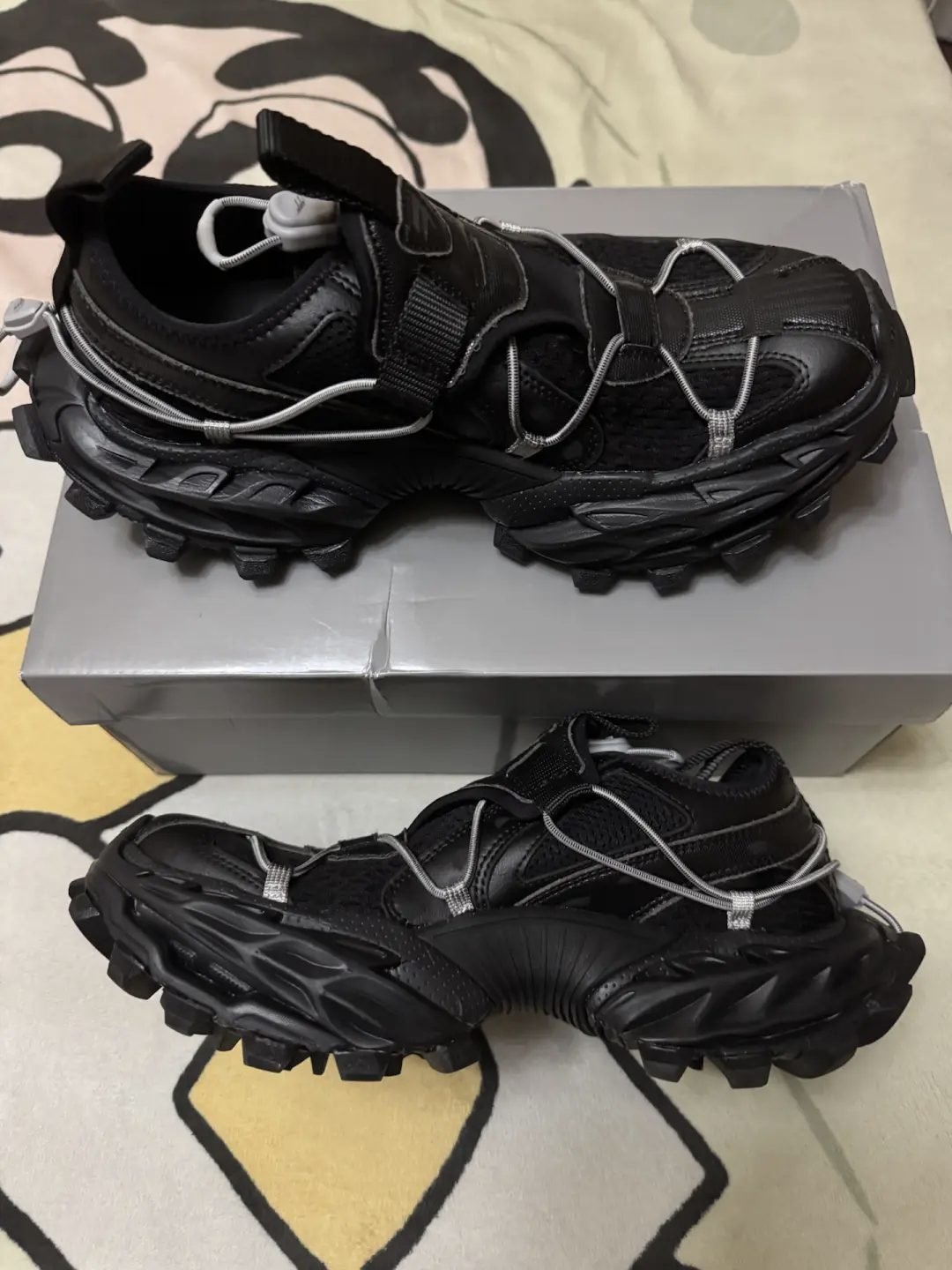 Balenciaga Hike Sneakers - Layered Sole Structure Detail