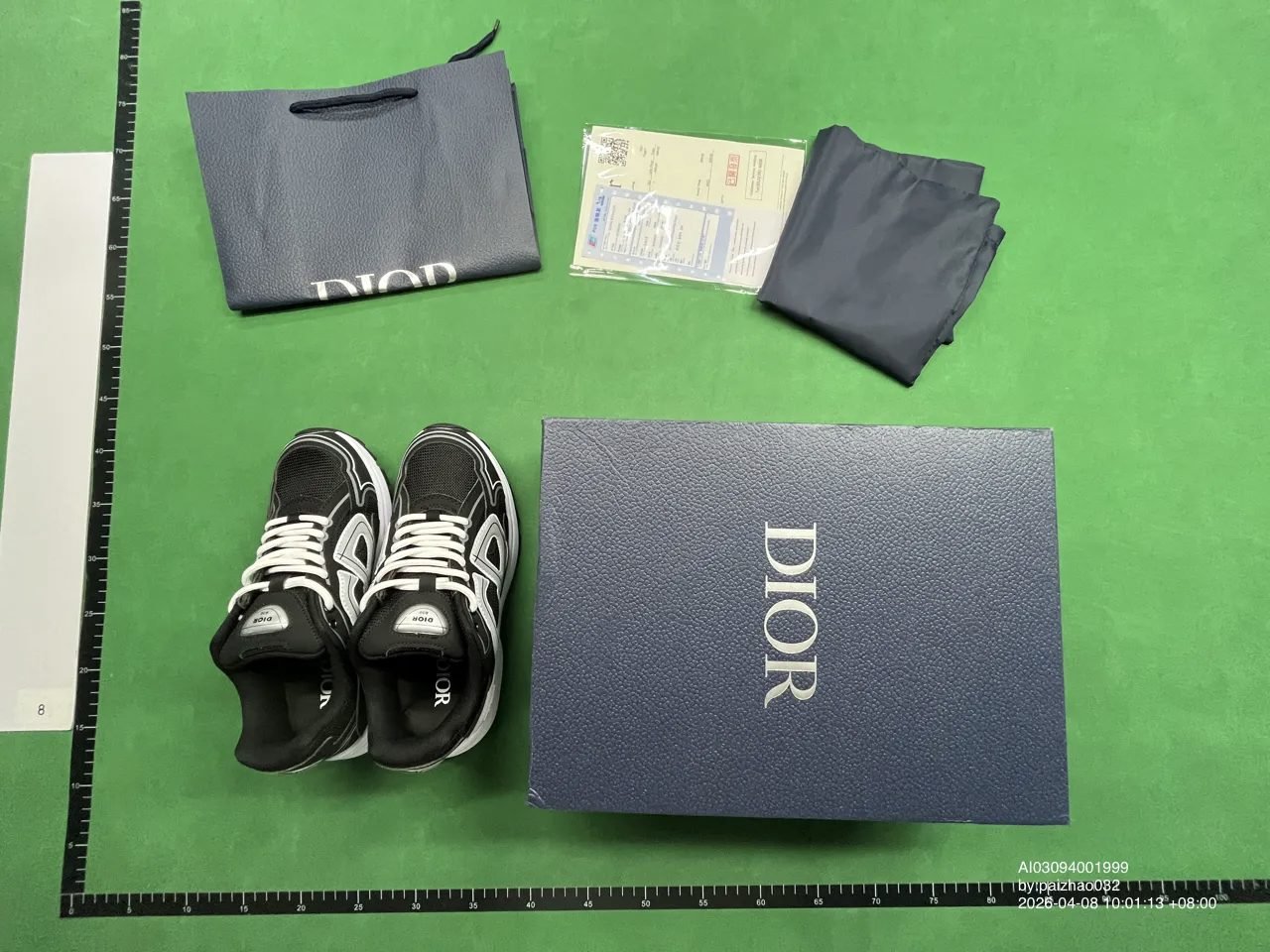 Dior B30 QC Photo - Side Profile and Stitching Detail