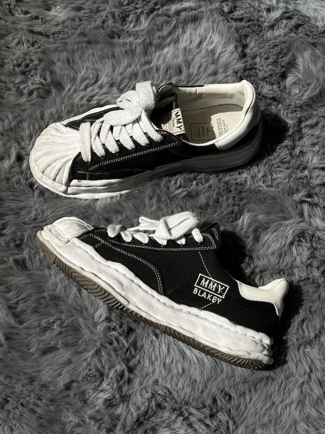 Real MMY Dissolved Shoe Display - Example 1