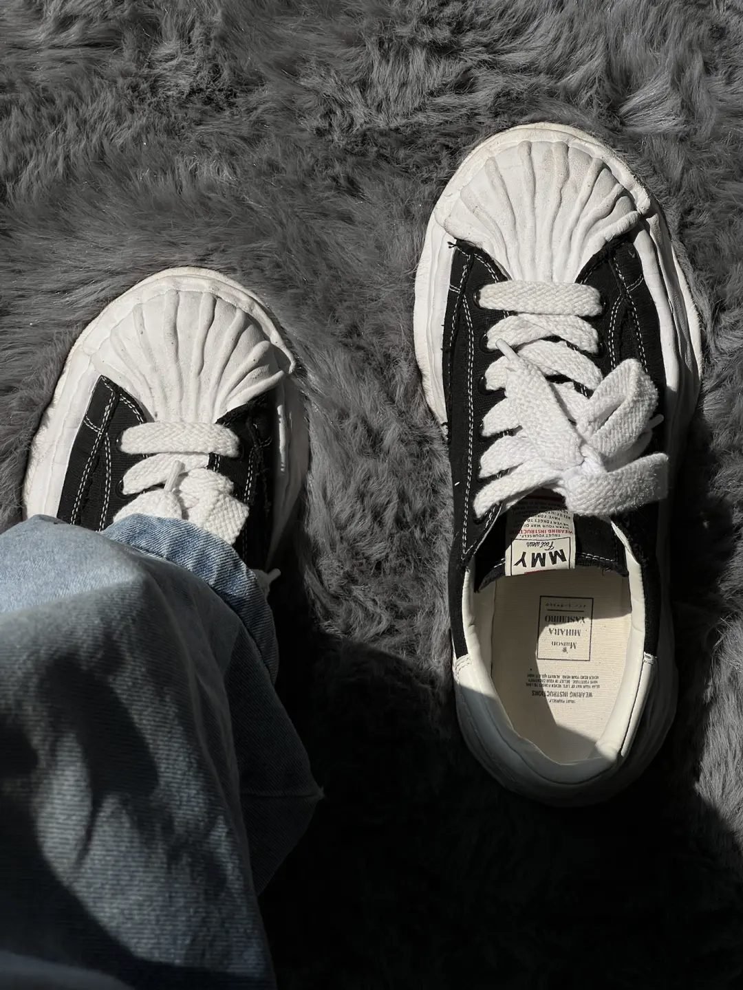 Real MMY Dissolved Shoe Display - Example 2