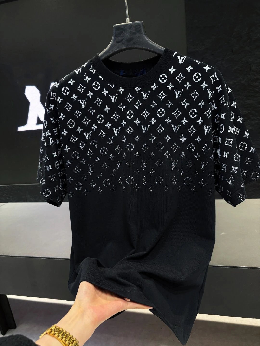 Louis Vuitton Trendy All-over Monogram Print Black T-Shirt