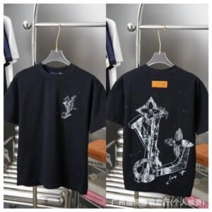 Louis Vuitton Graffiti Trendy Cool Style Black Short-sleeve T-shirt