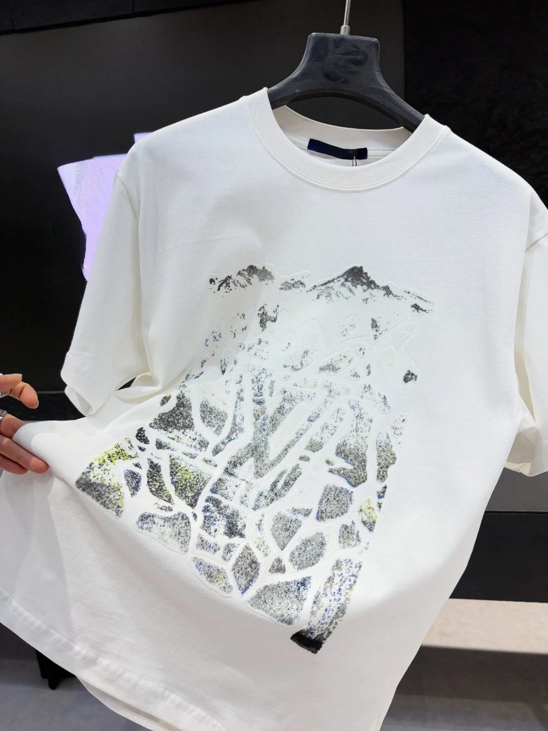 Louis Vuitton Embossed Snow Mountain Trendy White Short-sleeve T-shirt