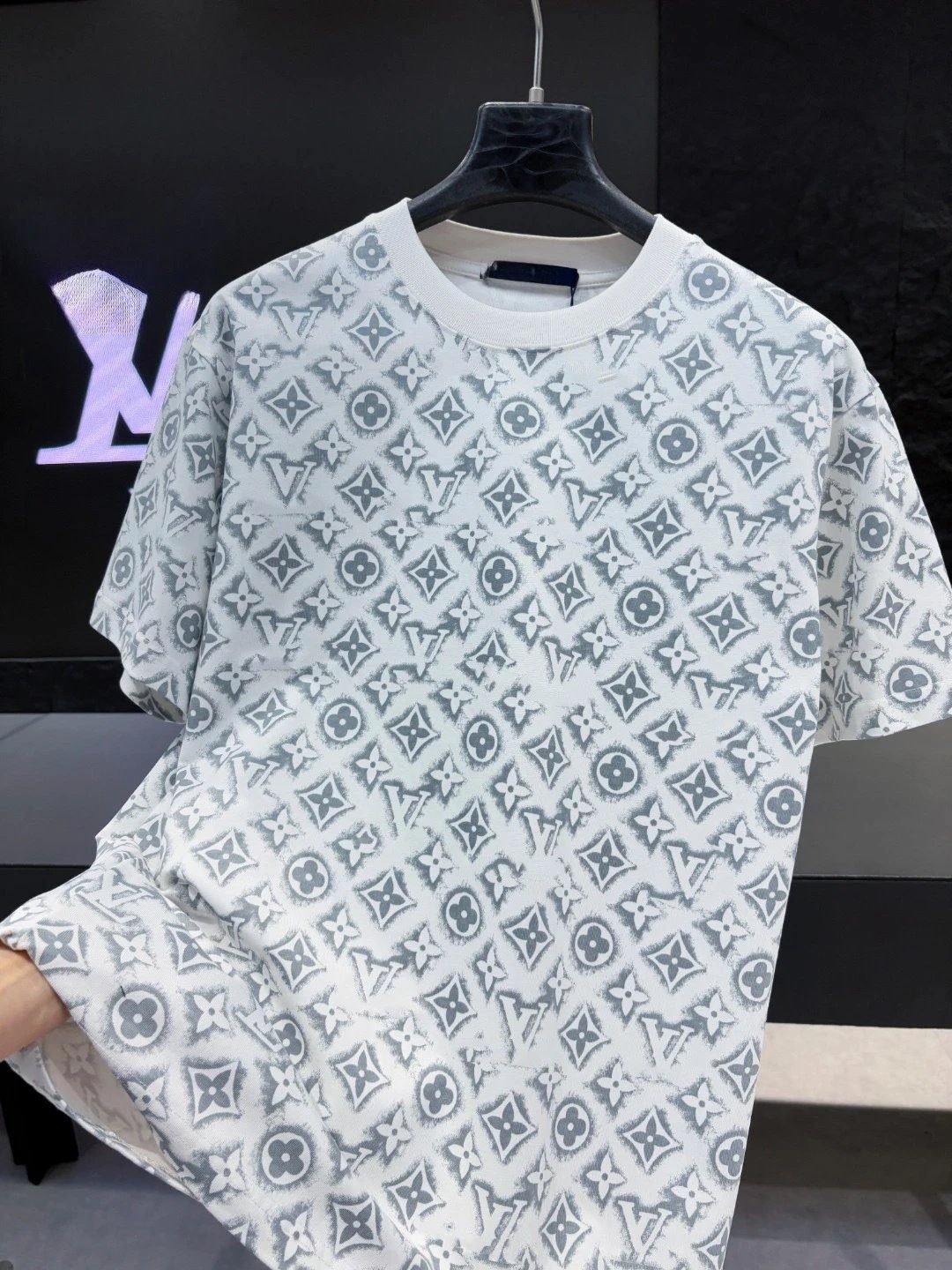 Louis Vuitton Monogram Light Luxury Style White and Gray Short-sleeve T-shirt