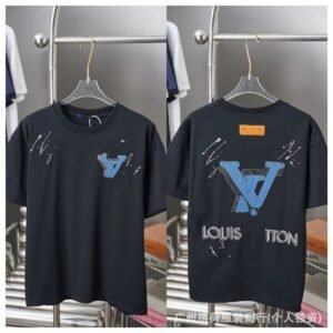 Louis Vuitton Big V Embroidery Street Style Black T-Shirt