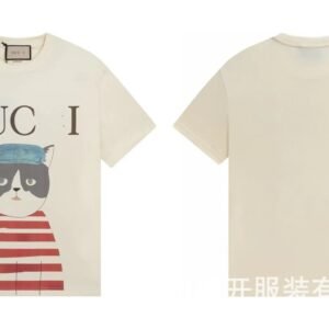 Gucci Cat Print Vintage Style Off-White T-Shirt