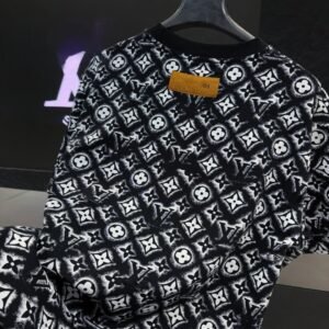 Louis Vuitton Classic Monogram Trendy Black and White T-Shirt