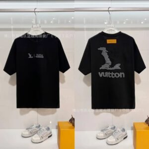 Louis Vuitton Embroidered Street Fashion Style Black Short-sleeve T-shirt