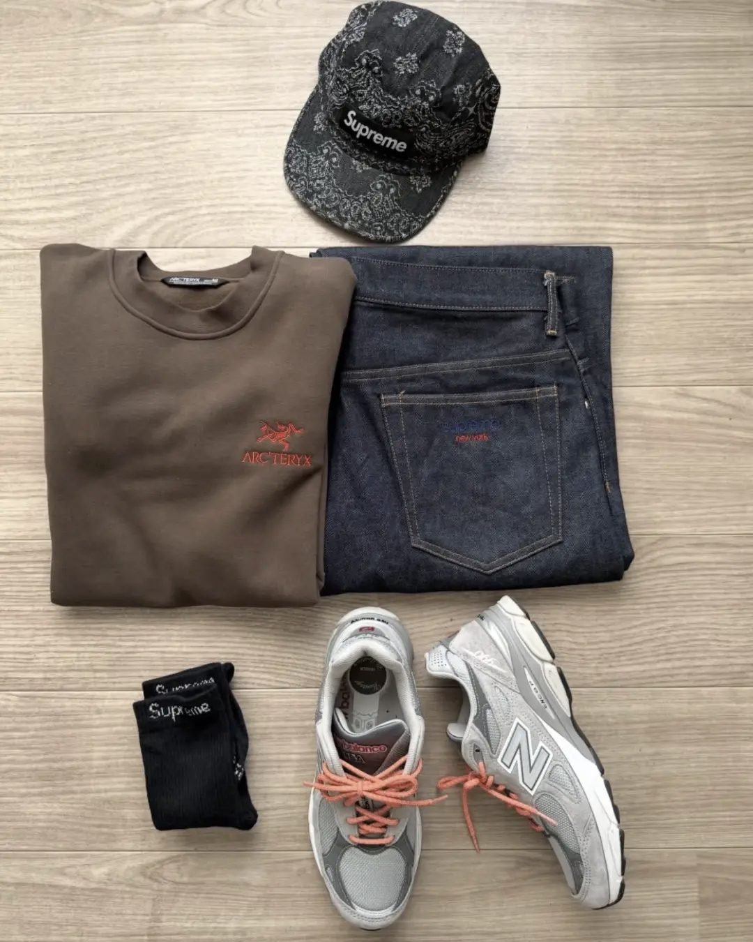 第五套穿搭：牛仔套装