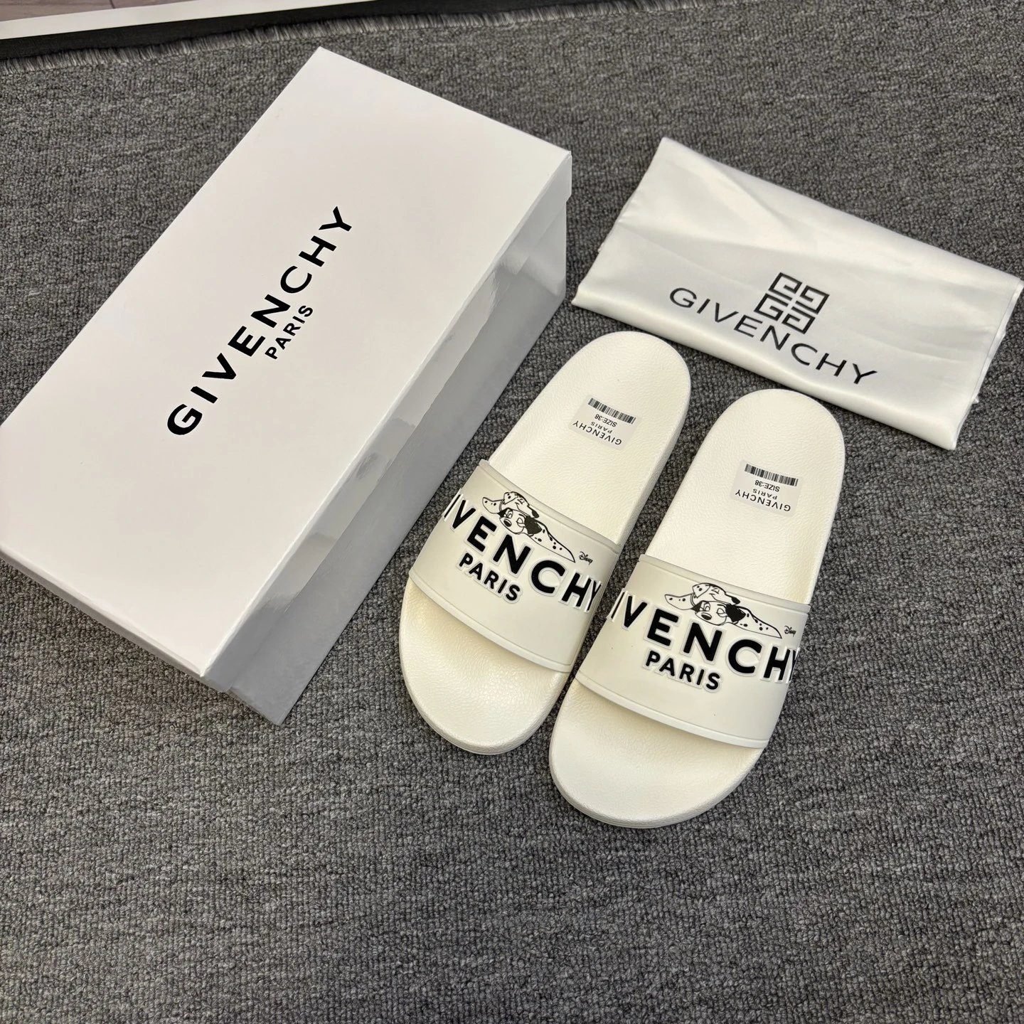 Givenchy x Disney Co-branded Trendy White Slide Sandals