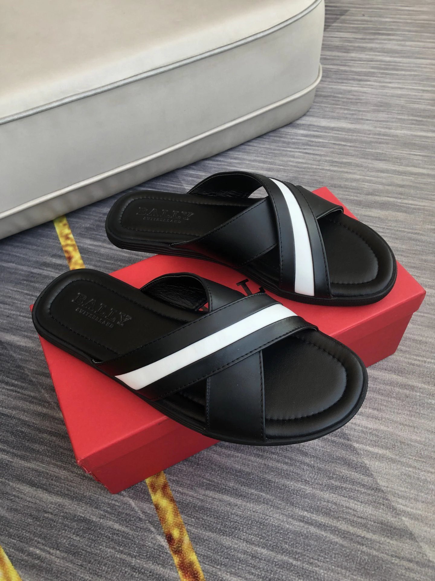 BALLY Classic Minimalist Casual Black and White Color-block Slides